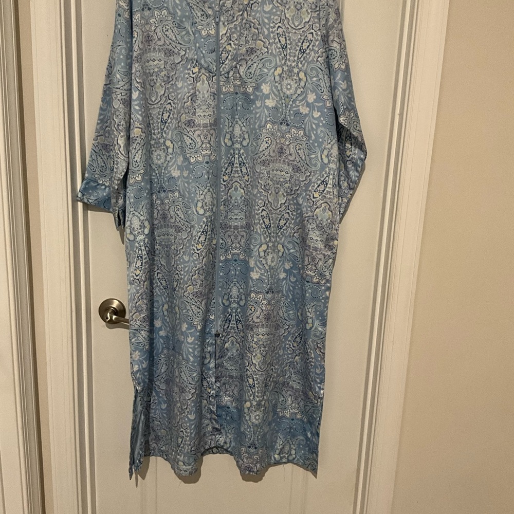 MISS ELAINE Blue Paisley ROBE